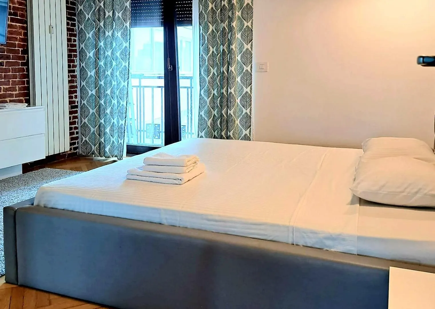 Classy Apartment With Parking In The City Center Bucharest