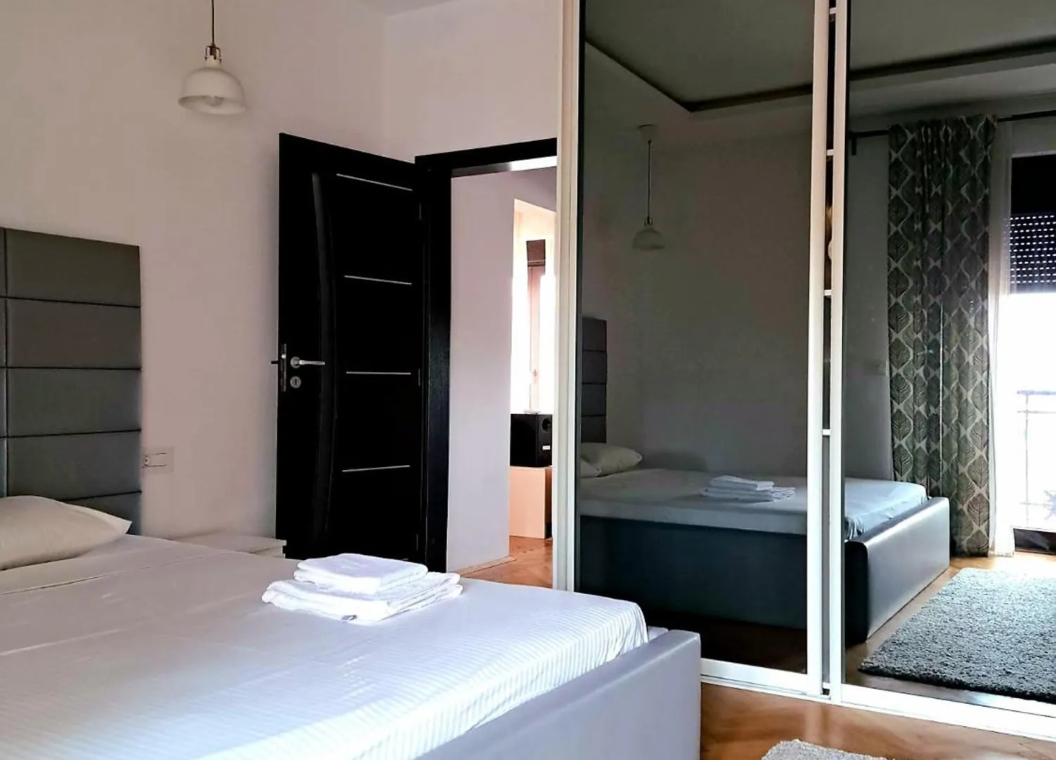 Classy Apartment With Parking In The City Center Bucharest